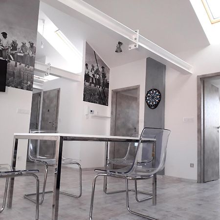 8X8 Tetoter Apartman Szeged Exterior foto